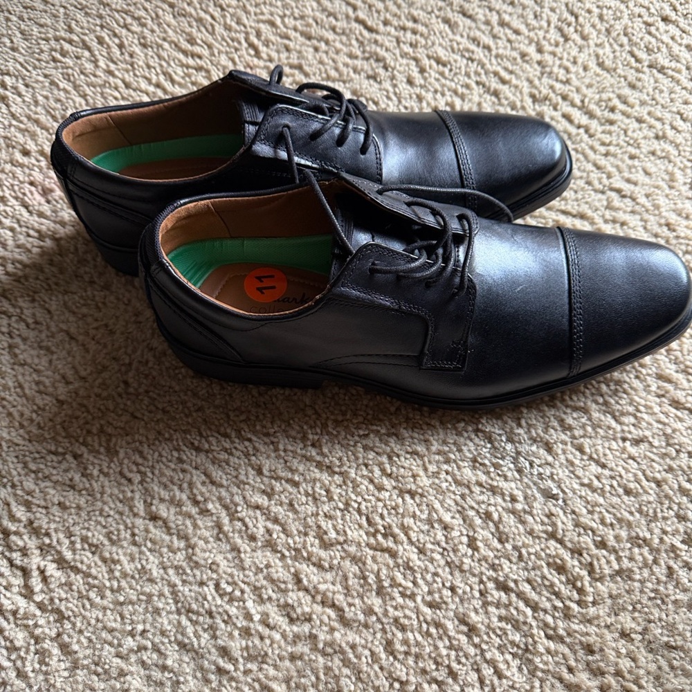 Clarks Black Leather Oxfords